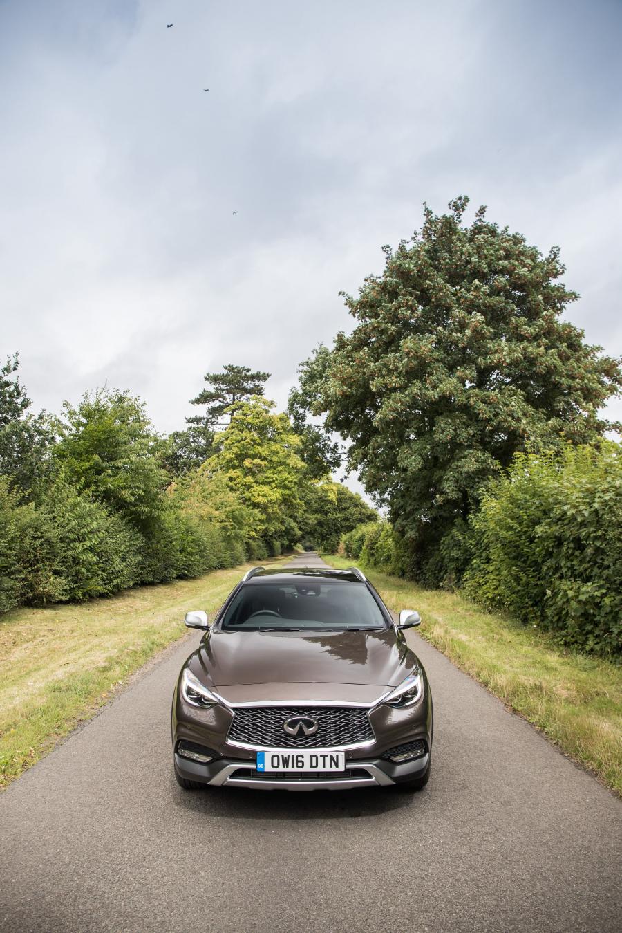  Infiniti QX30 2.2d AWD 2016 года  (UK) (фото 23 из 30)
